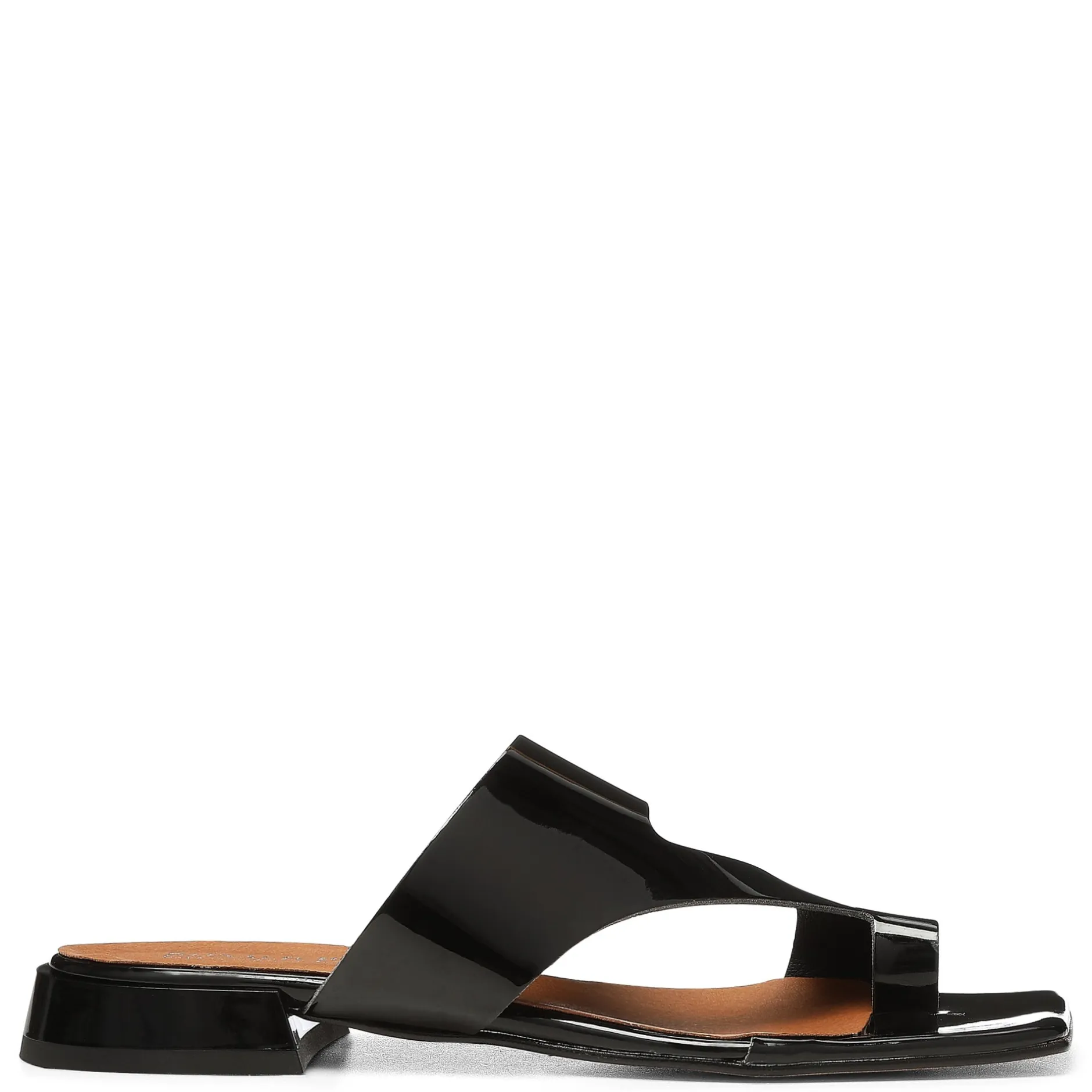 QUIN>Donald Pliner Clearance